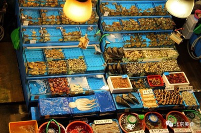 海鲜批发市场潜规则揭秘 这些“猫腻”你中招了吗？